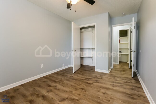 Building Photo - Stunning and Updated Maumelle Living!