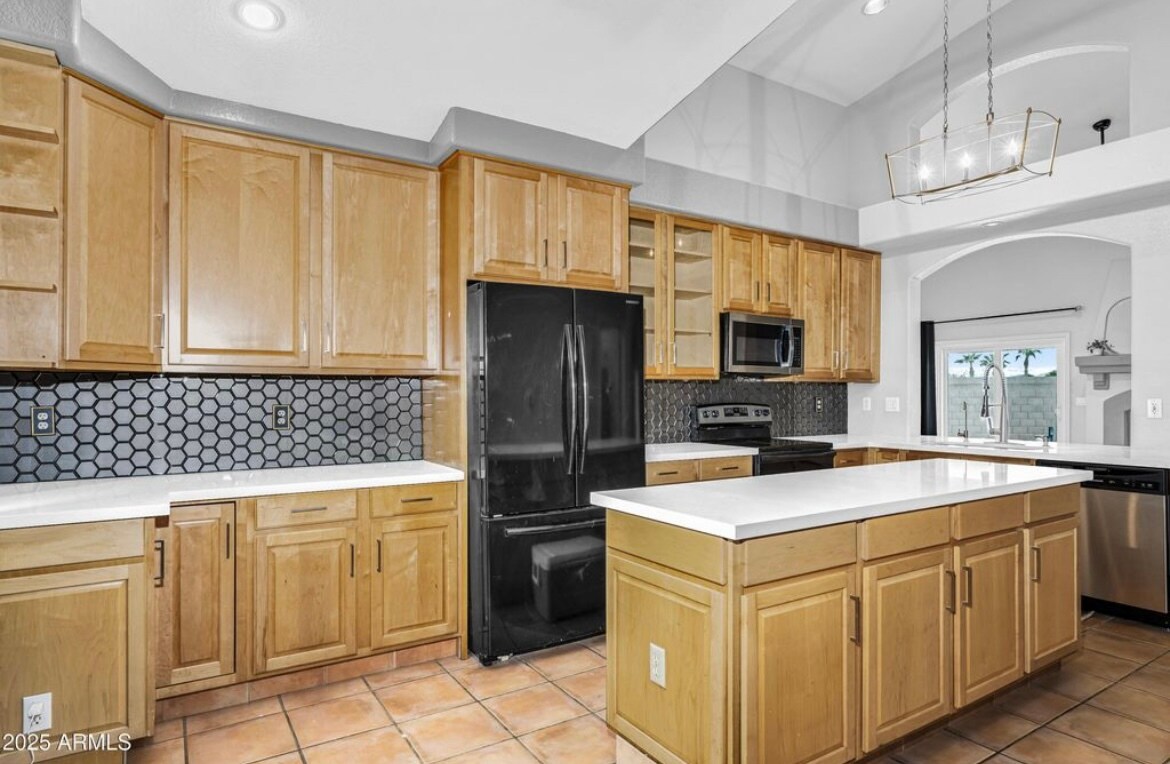 Building Photo - 15482 S Sequoia Cir