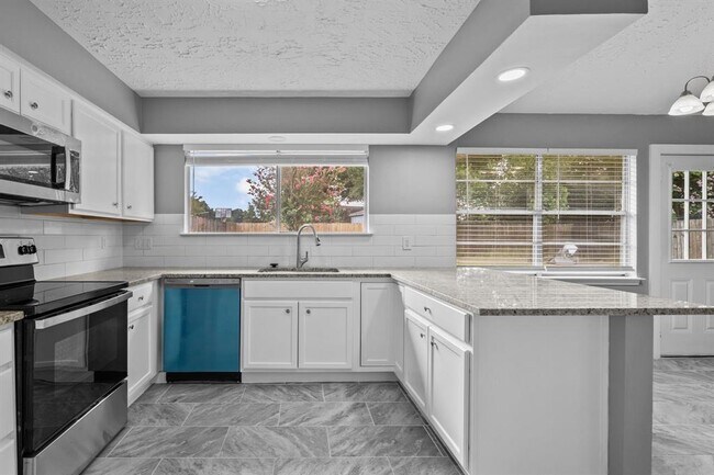 Building Photo - 8122 Swan Meadow Ln