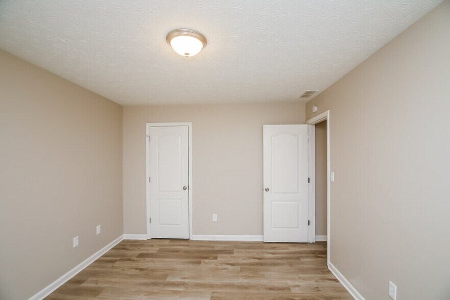 Building Photo - 100 St Ann Cir