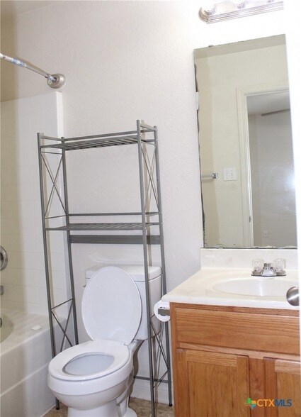 Building Photo - 413 Brittney Way