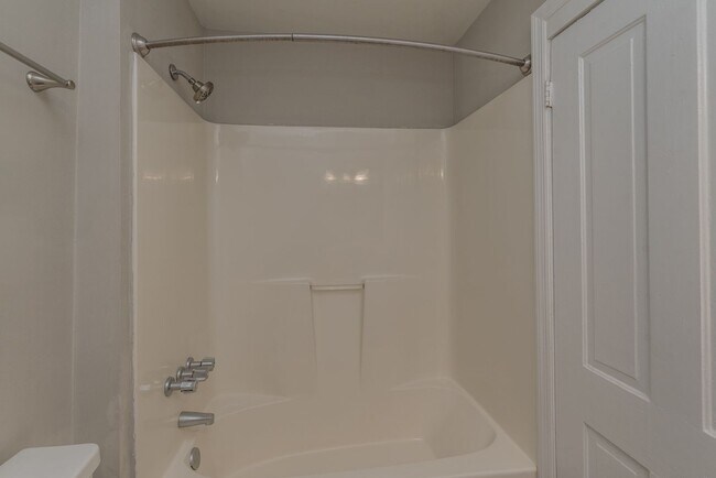 Building Photo - 1 bed/1 bath house for rent close to Downtown Augusta, with off-street parking!