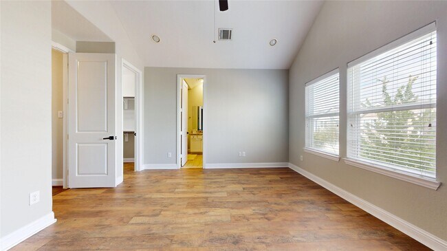 Building Photo - 5430 Camaguey St