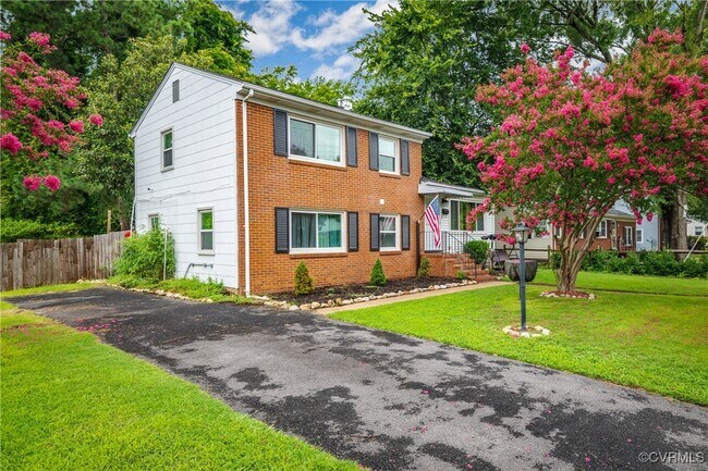 Building Photo - 721 Old Town Dr