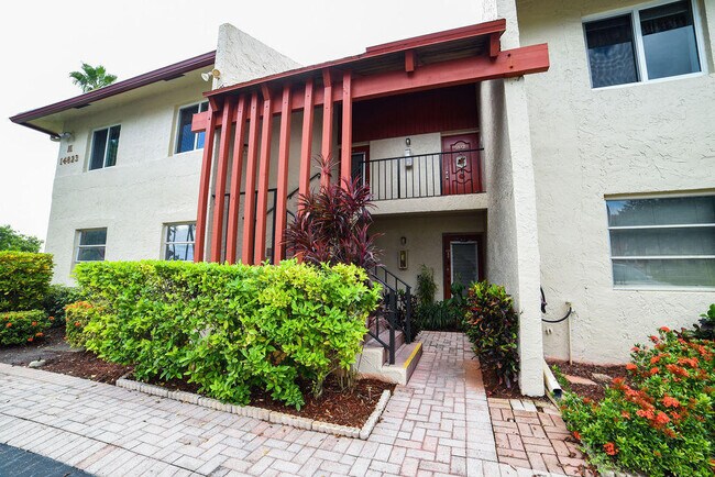 Building Photo - 14823 Cumberland Dr