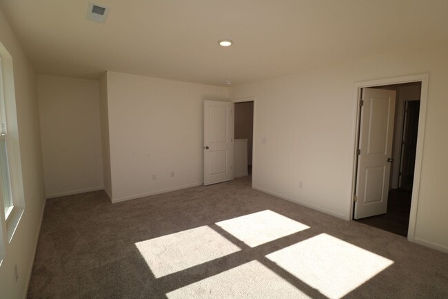 Building Photo - 624 Richard Rd