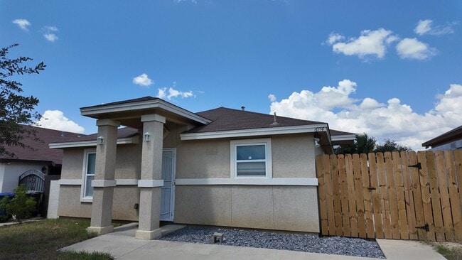 Primary Photo - 6114 Monaguillo Dr