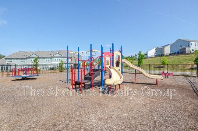 Building Photo - 1004 Tarsnet Ln