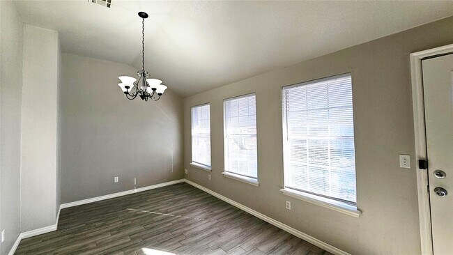 Building Photo - 2137 Harbor Dr