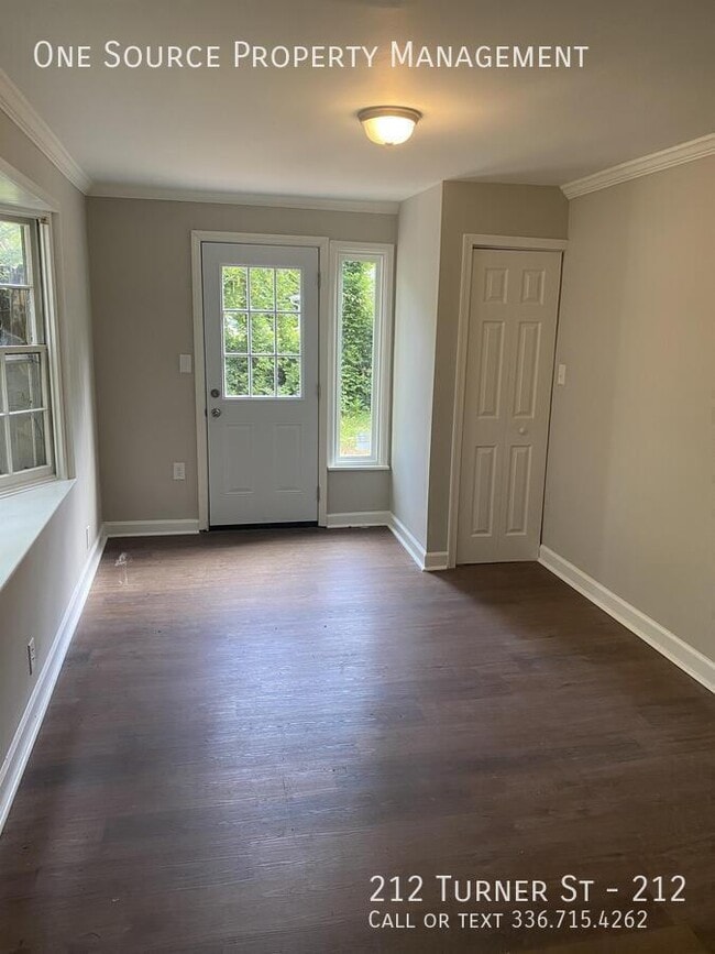 Building Photo - 212 Turner St