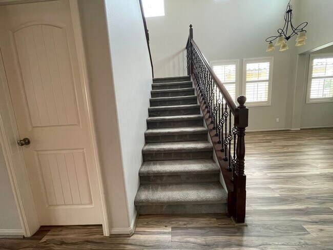 Building Photo - Spacious Chula Vista Home | 2 Car Garage | Pools, Gym & Tennis Courts