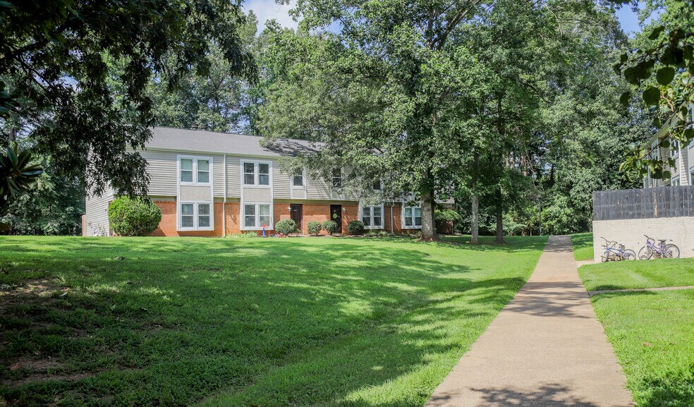 Building Photo - 2651 Gatewood Cir