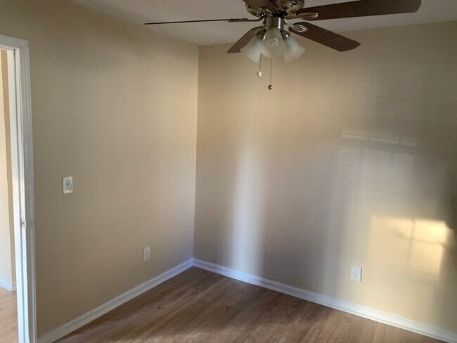 Building Photo - Royal Street