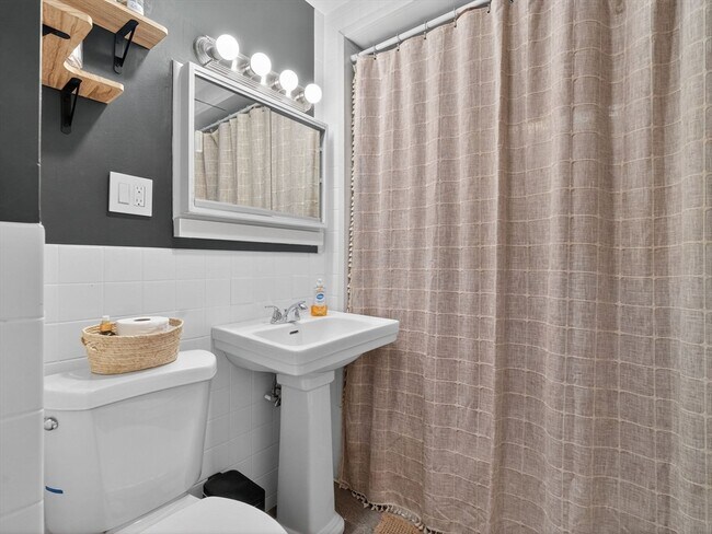 Building Photo - 35 Hancock St