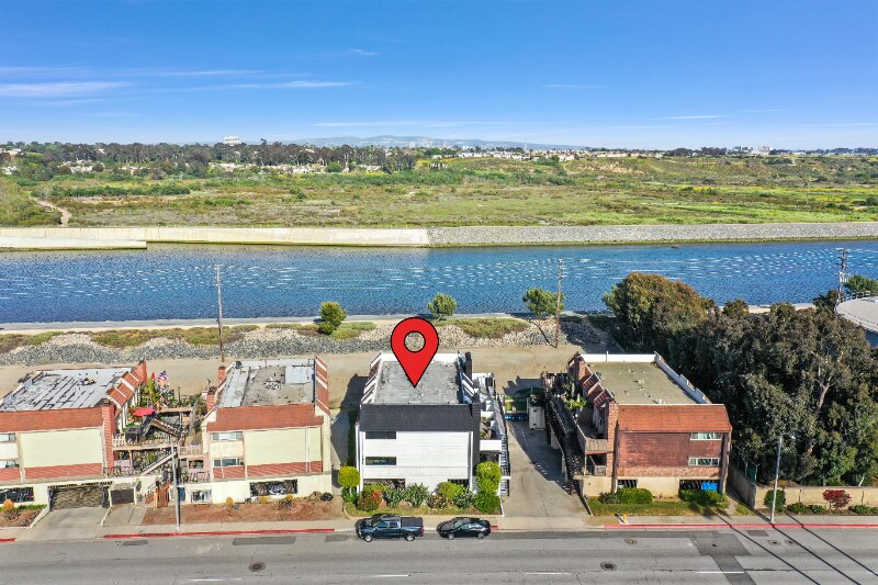 Building Photo - 21782 Brookhurst St