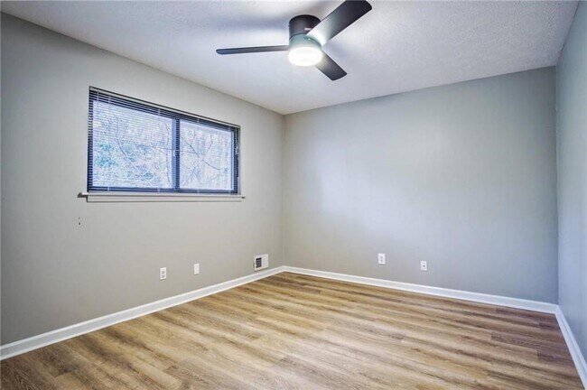 Building Photo - 3888 Viking Ct NW