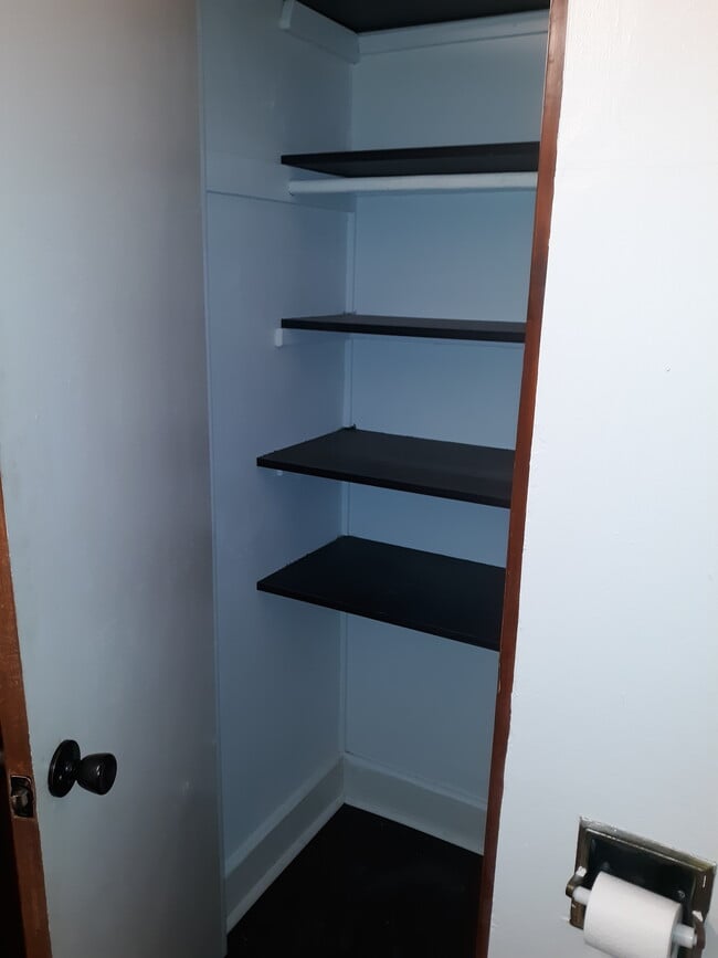 Building Photo - 2305 Broadway