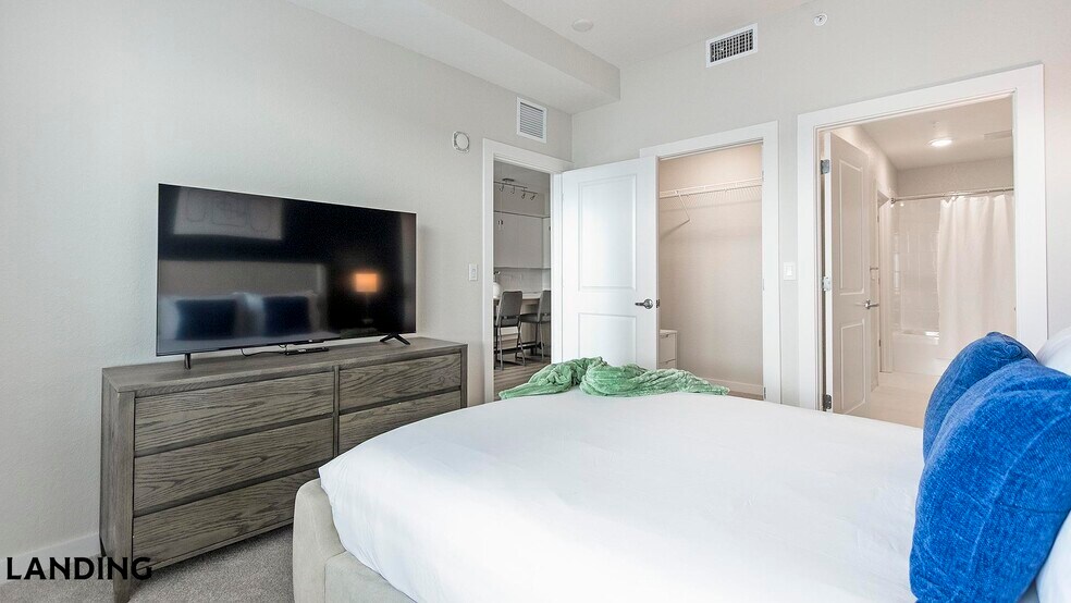 Building Photo - 4341 34th St S