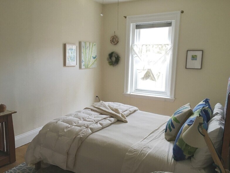 Building Photo - 170 Marlborough St