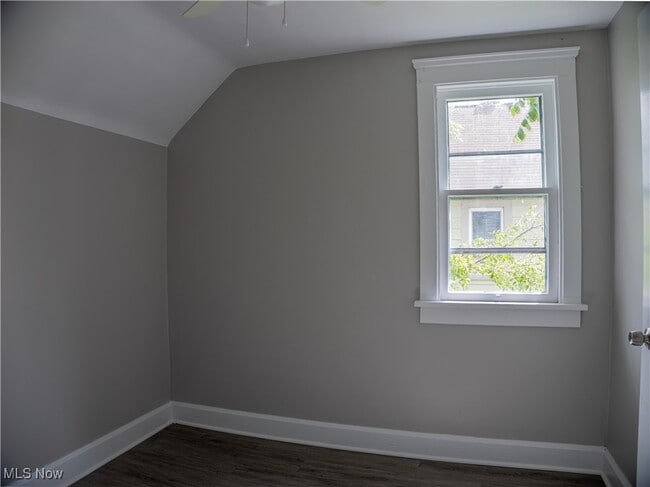 Building Photo - 3814 Russell Ave