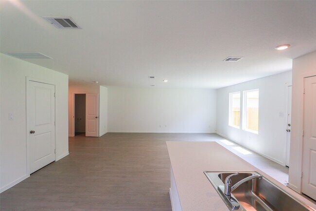 Building Photo - 31371 Black Cherry St