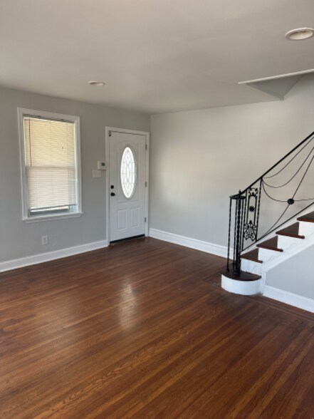 Building Photo - 6701 Lebanon Ave