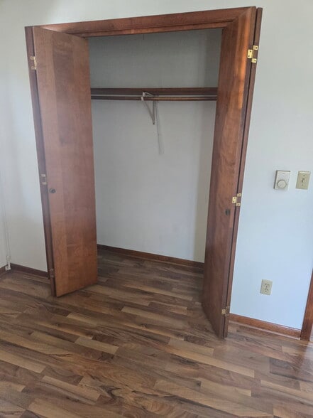 Closets - 103 S Spring St