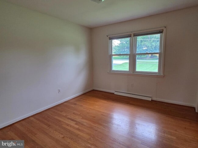 Building Photo - 25020 Oak Dr