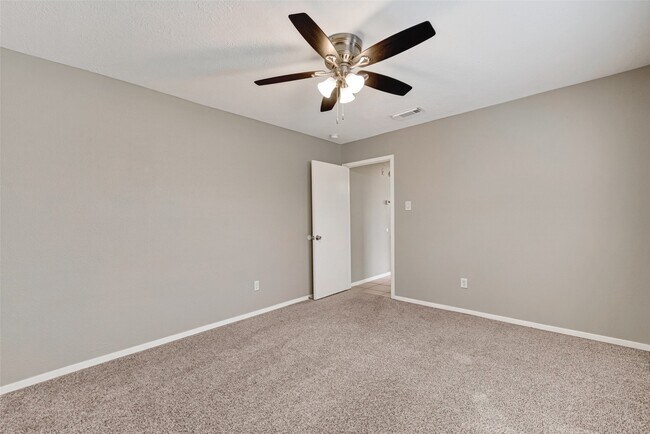 Building Photo - 16614 Blackhawk Blvd