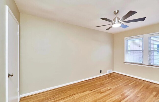 Building Photo - 1120 Terrace Dr