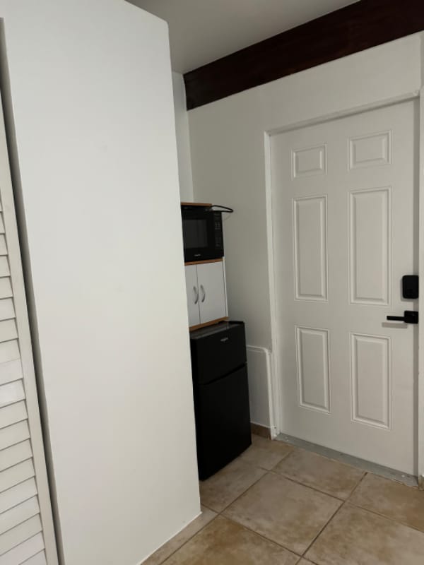 Building Photo - 251 NE 41st St