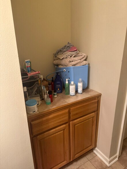 Building Photo - 2405 Brightside Dr