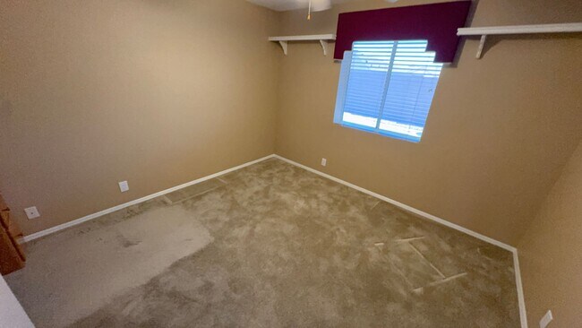 Building Photo - Sunland Springs Village