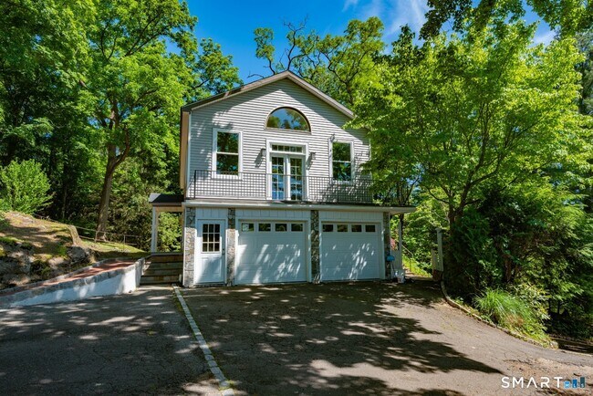 Building Photo - 450 Danbury Rd