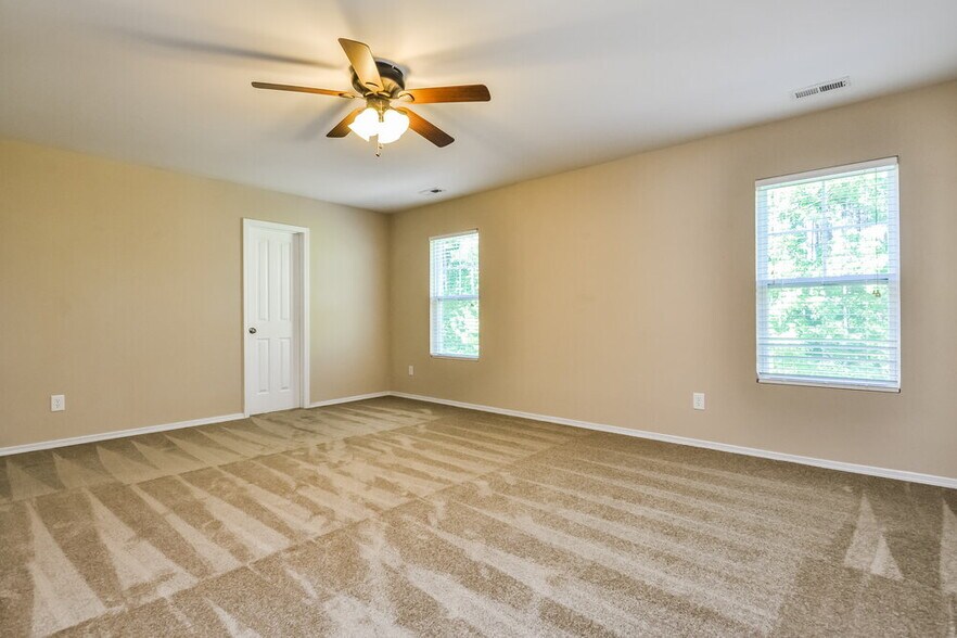 Building Photo - 3121 Varcroft Rd