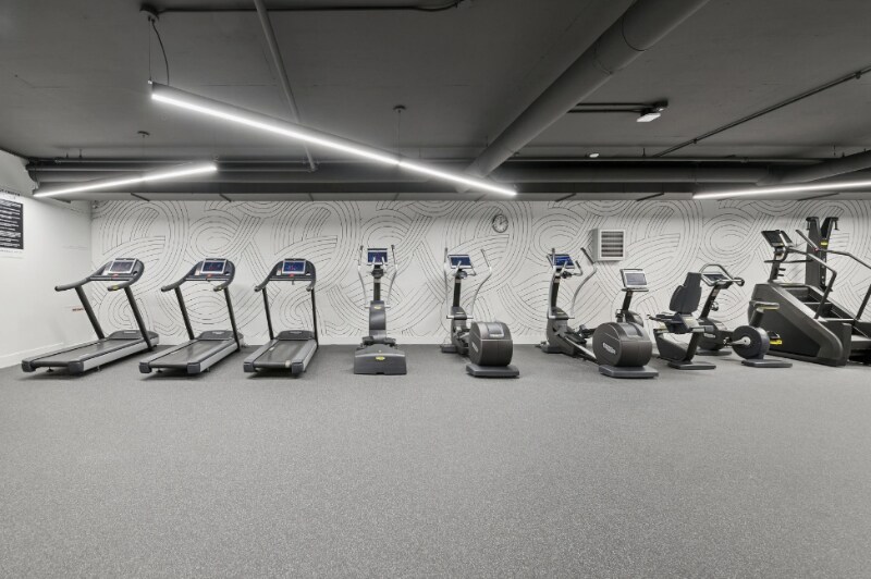 Building Photo - 932 Lake St