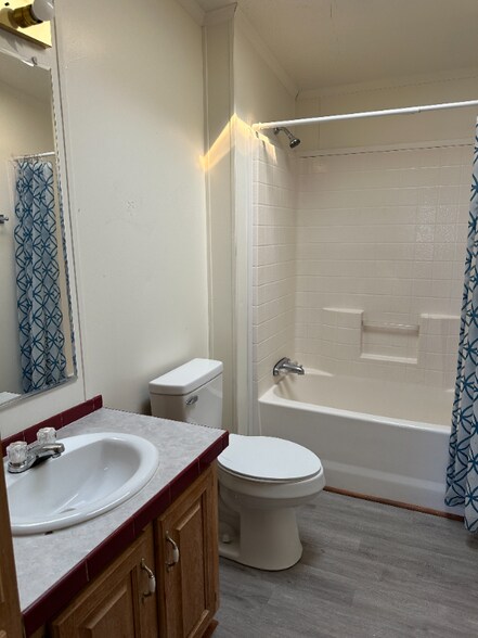 Building Photo - 1800 E Third Ave