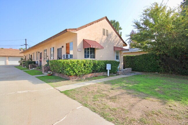 Primary Photo - 104 N Huntington Dr