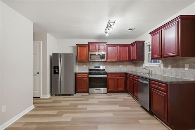 Building Photo - 326 Hidden Creek Ln