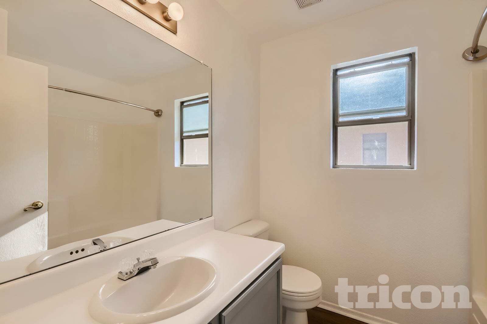 Building Photo - 15950 W Cottonwood St