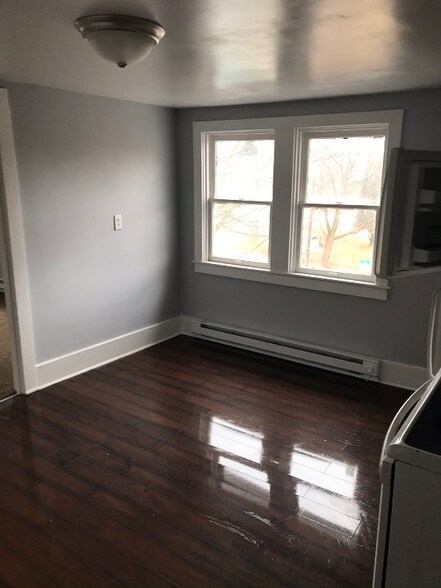 Building Photo - 626 Cemetery Ave