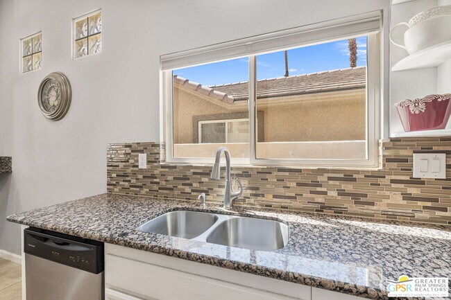 Building Photo - 50280 Spyglass Hill Dr