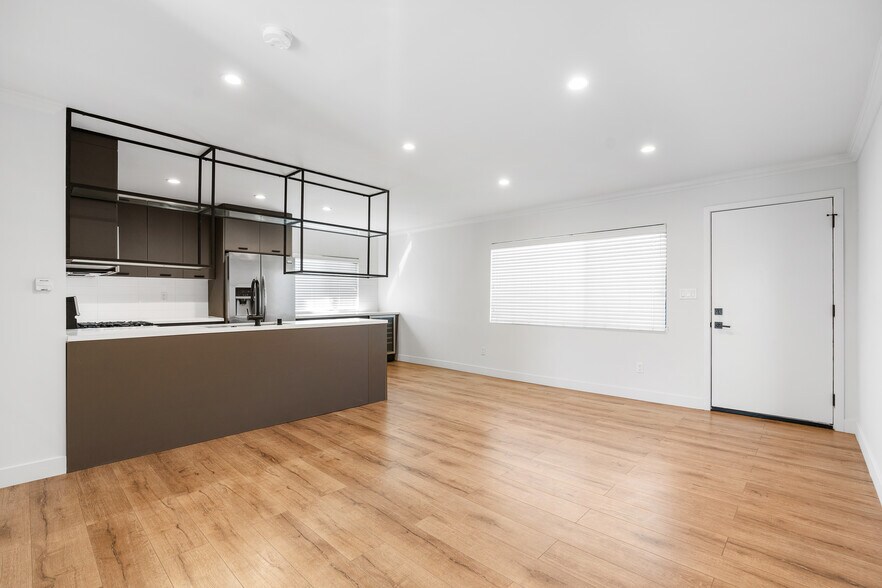 Building Photo - 5941 Comey Ave