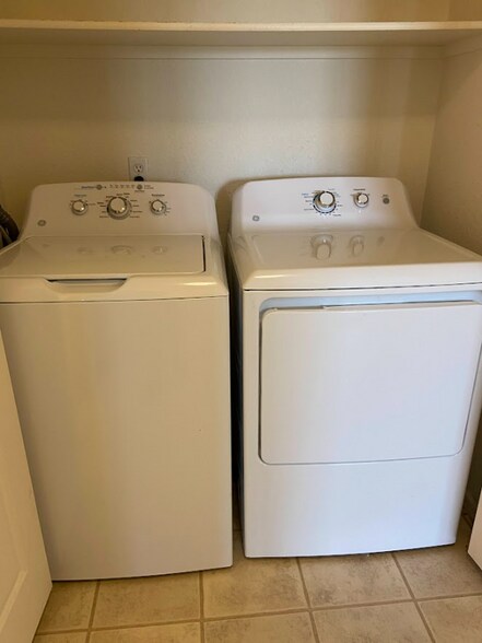 Building Photo - 5255 Memphis St