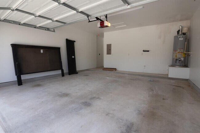 Building Photo - 13500 Feldspar Dr