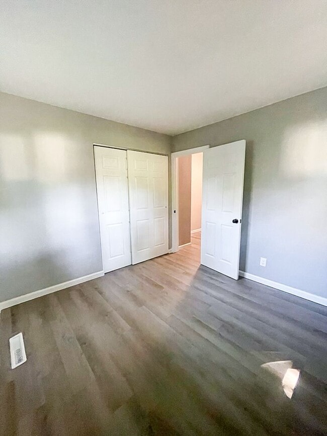 Building Photo - Charming 3-Bedroom Single-Family with New Kitchen, Large Yard & Off-Street Parking!