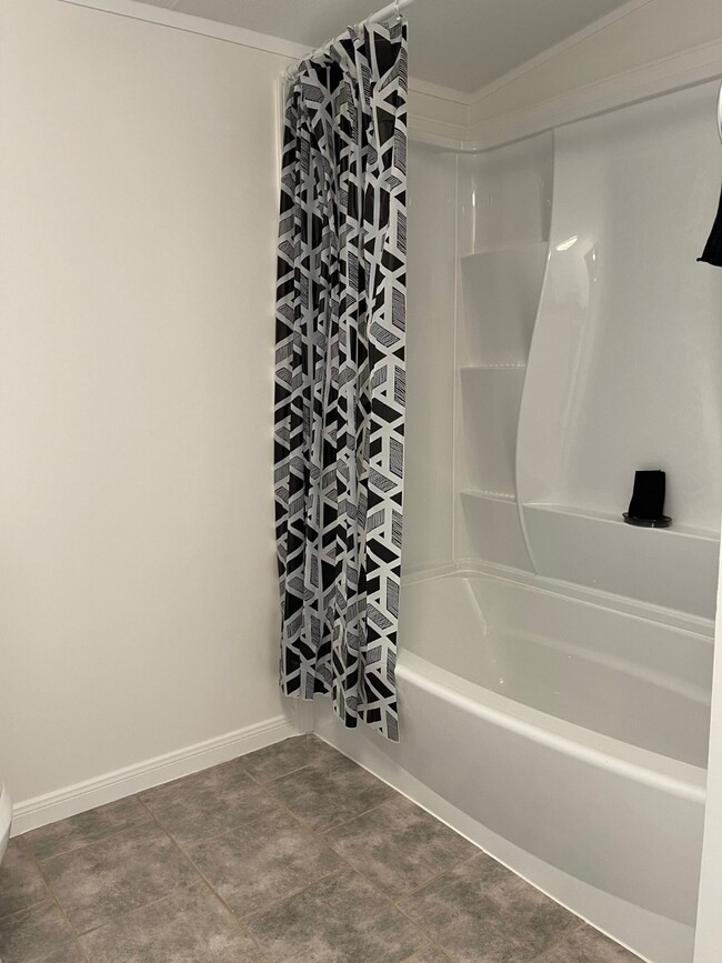 Building Photo - 6085 Adams Flat Rd