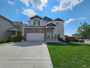 Building Photo - Spacious 4 Bed, 4 Bath Home in Lorson Ranch – Loaded with Updates!