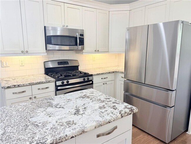 Building Photo - 6730 Wolford Ct