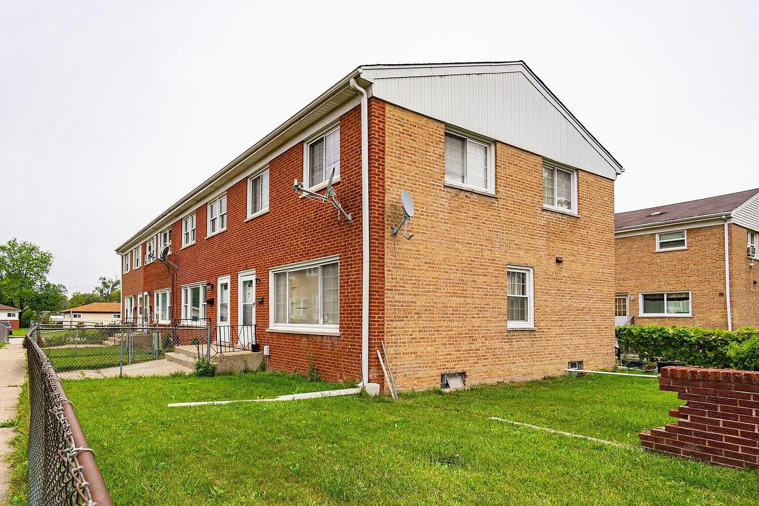 Building Photo - 9543 Sumac Rd